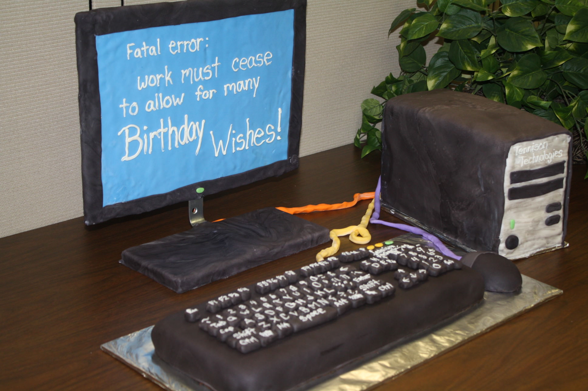 happy-birthday-computer-cake_494791.jpg
